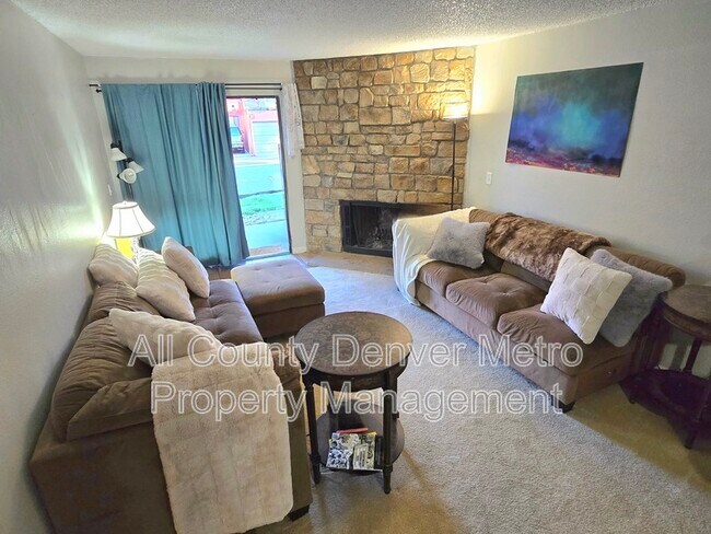 Building Photo - 447 Wright St