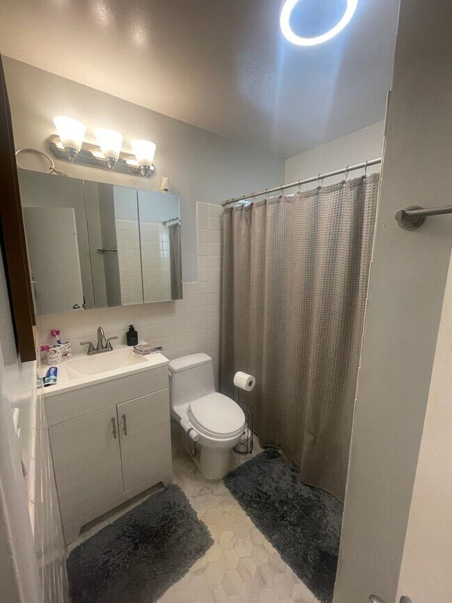Foto del edificio - 21715 Elkwood St
