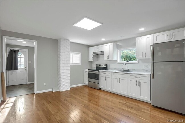 Building Photo - 28 Spring St