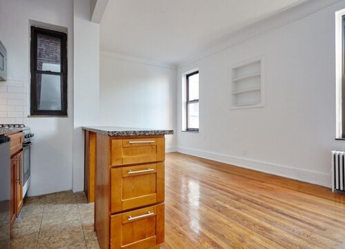 Building Photo - 205 Avenue C
