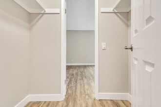 Interior Photo - Grossmont Bluffs