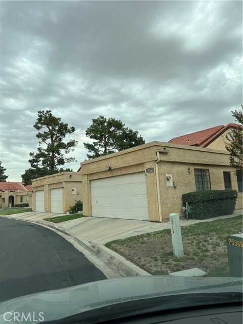 Building Photo - 11675 Maple St