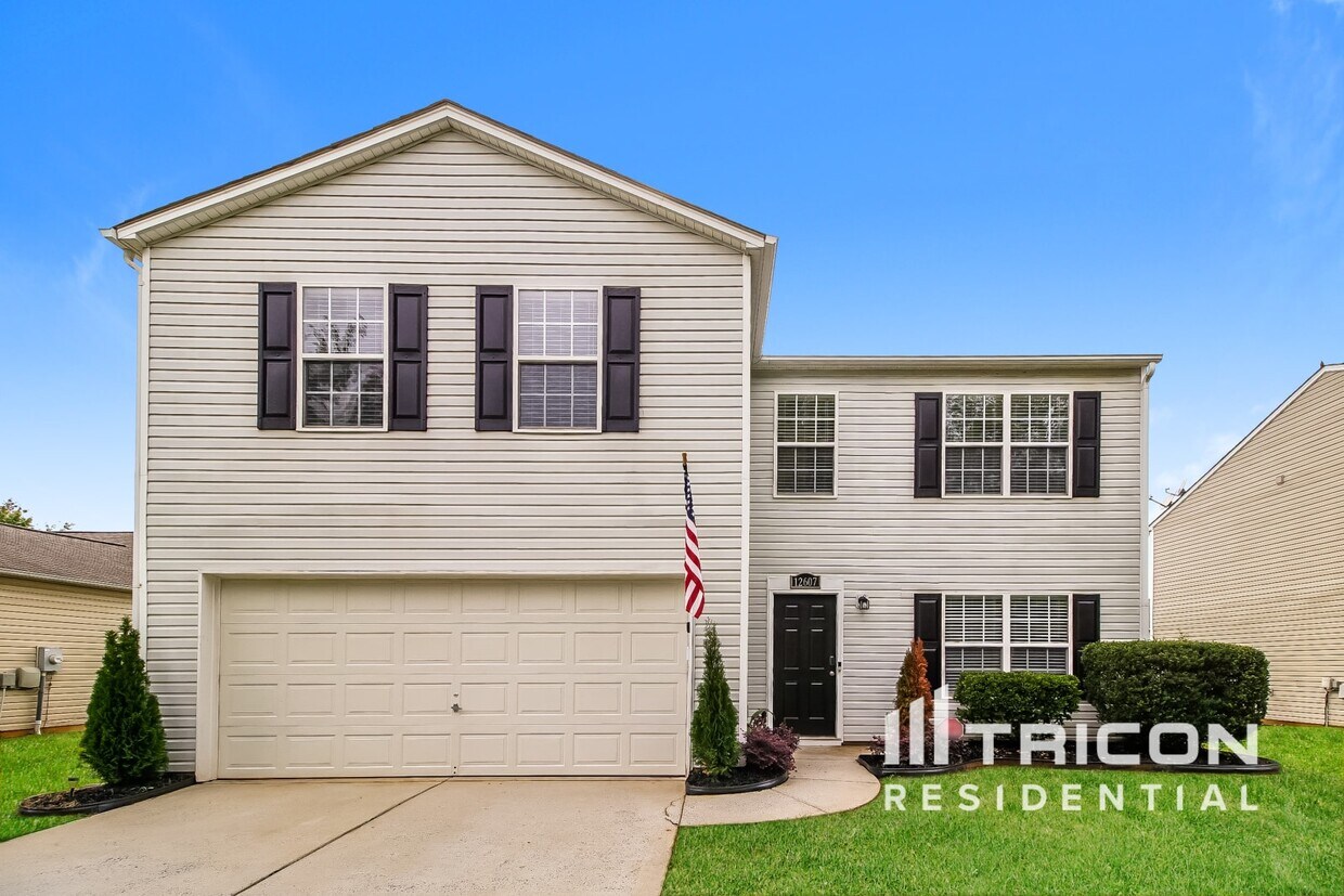 Foto principal - 12607 Dervish Ln