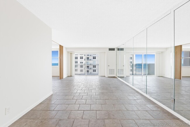 Building Photo - 4505 S Ocean Blvd