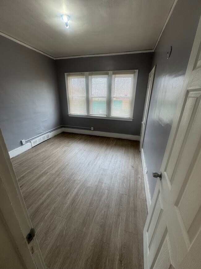 Foto del edificio - 11346 Belleterre St