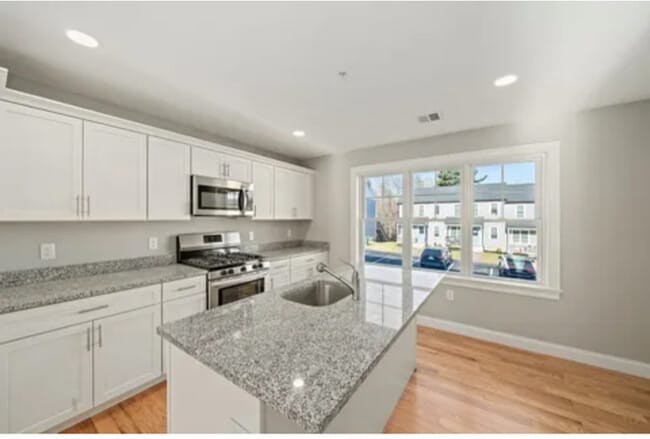 Photo - 55 Plymouth St Townhome