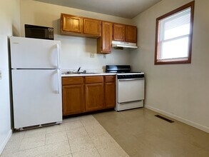 Building Photo - 401 E Snider St