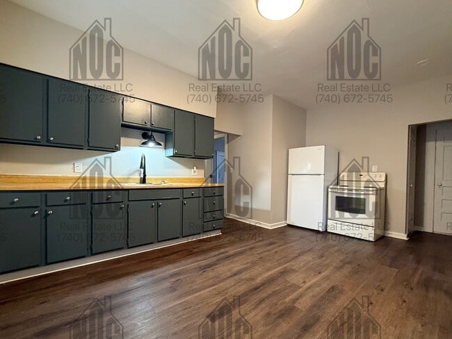 Foto del edificio - 160 160 1/2 Lake St. - 160