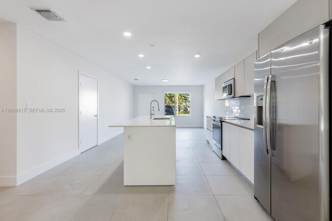 Foto del edificio - 2505 NE 193rd St