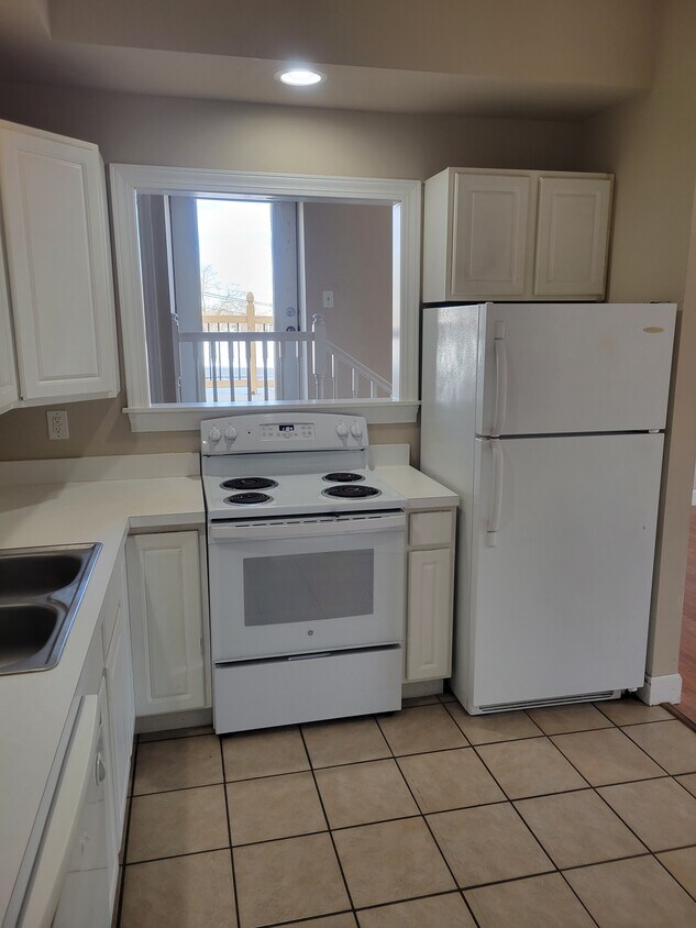 Kitchen - 1028 Shelby St