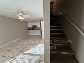 Building Photo - 1718 SW 69th Terrace
