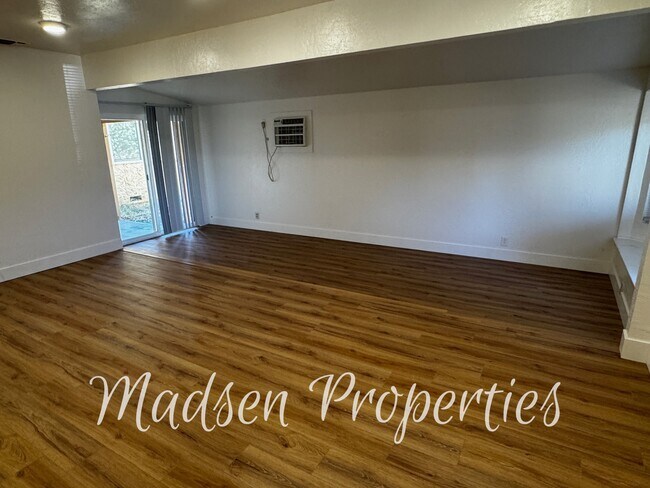Foto del edificio - 3156 Burdick Rd