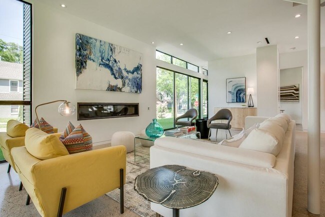 Foto del edificio - 5410 Melrose Ave