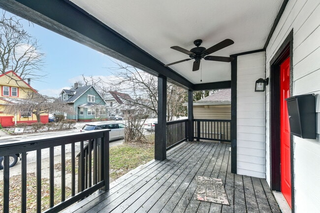 Foto del edificio - 942 W 27th St