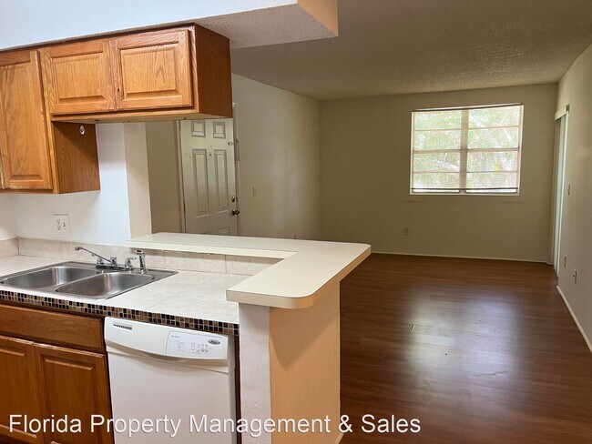 Building Photo - 2 br, 1 bath House - 1235 SW 46 Ave Apt 708