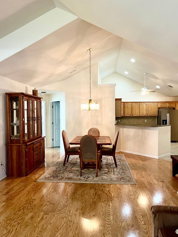 Foto del edificio - 30 Wildwood Dr