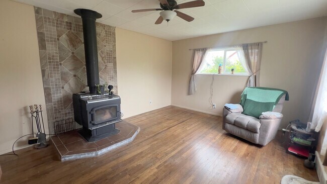 Foto del edificio - 35520 Tucker Creek Ln