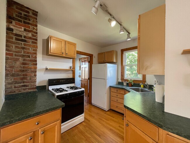 Building Photo - 81 Tremont St