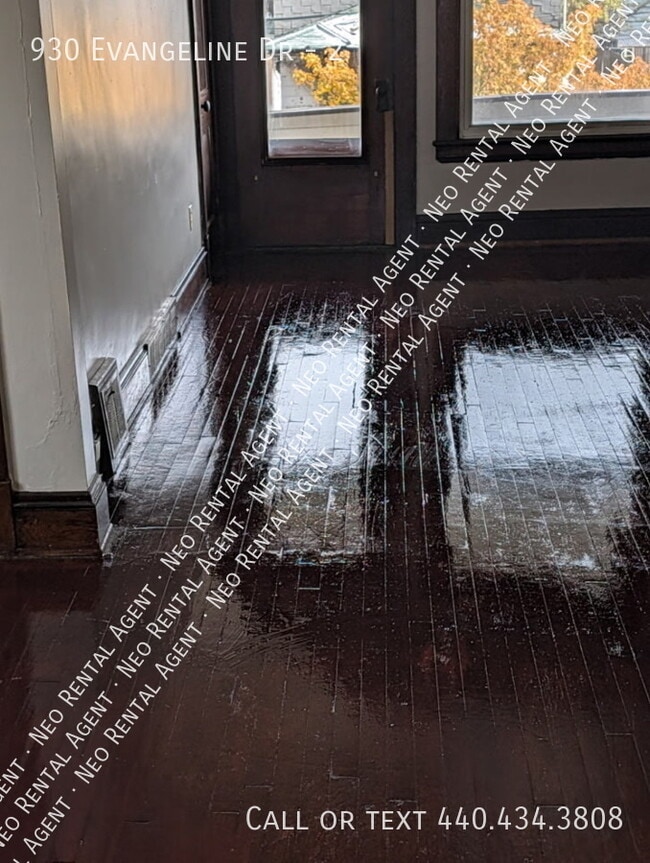 Foto del edificio - 930 Evangeline Rd