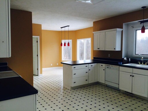 Building Photo - 6655 Summerhill Dr SE