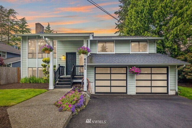 Foto del edificio - Oversized 4 Bedroom 3 Bathroom Home- Picni...