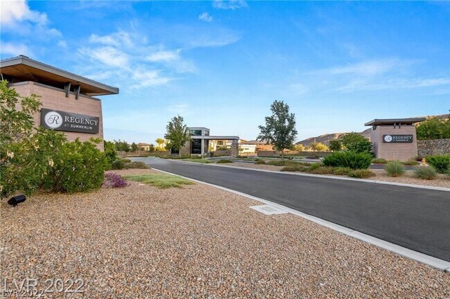 Foto del edificio - 6881 Wood Clover Ct