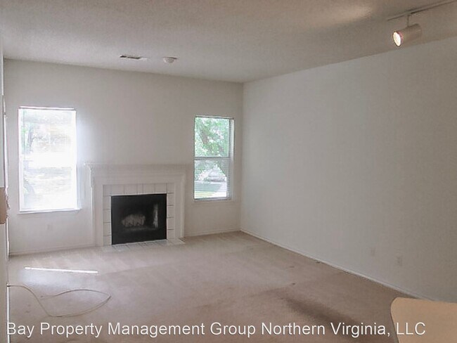 Building Photo - 1 br, 1 bath House - 4413 FAIR STONE DRIVE...