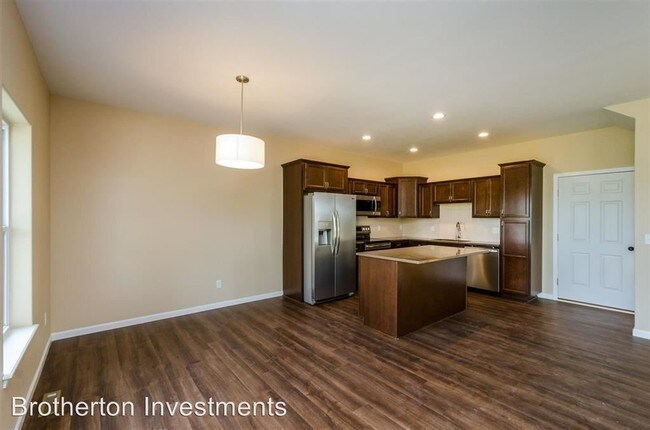 Building Photo - 4 br, 3.5 bath House - 1100  Mary Ln