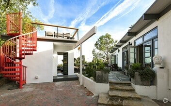 Building Photo - 7107 Pacific View Dr