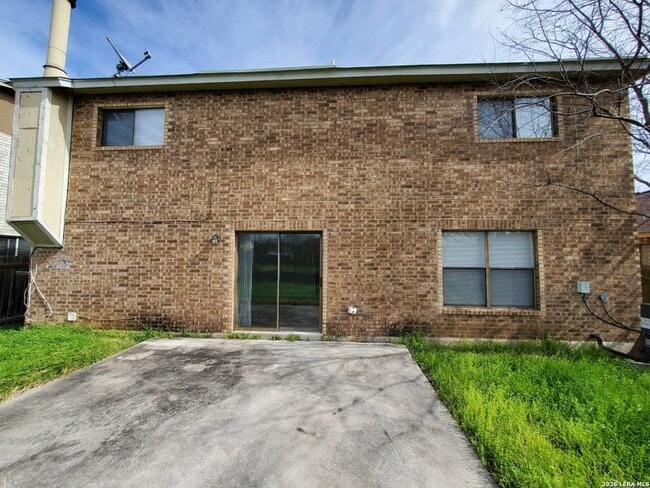Foto del edificio - 8219 Sunshine Trail Dr