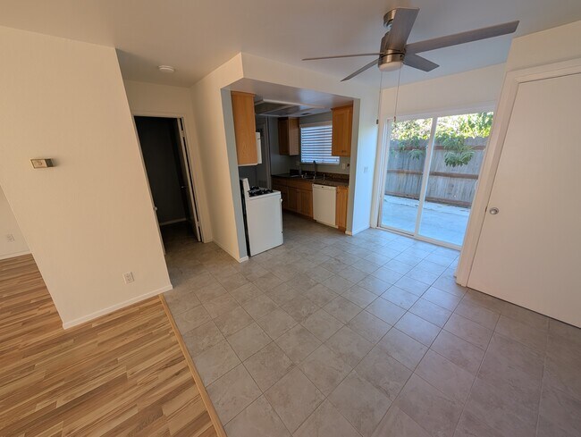 Foto del edificio - 3342 Roosevelt St