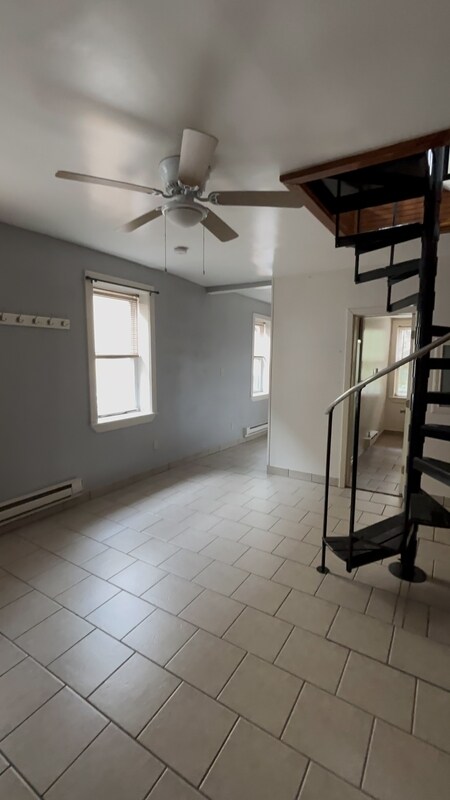 Foto del edificio - 513 W Girard Ave