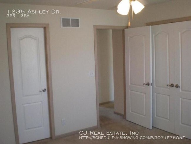 Foto del edificio - 3 bedroom in Grain Valley MO 64029