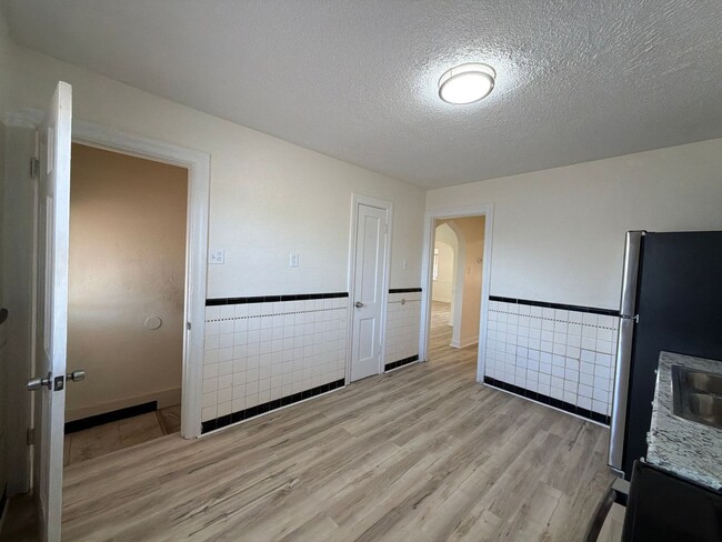 Building Photo - 3004 Capehart Dr