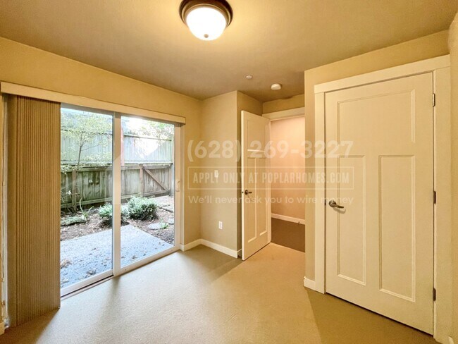Building Photo - 705 N 94th St