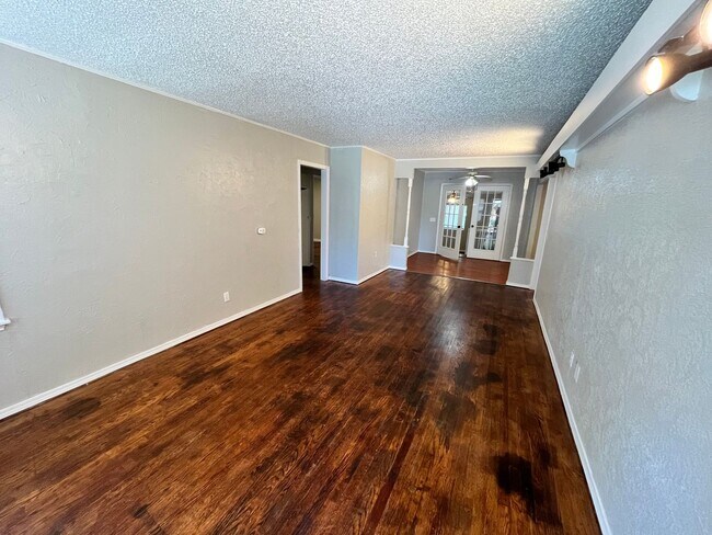 Building Photo - 3808 Cashion Pl