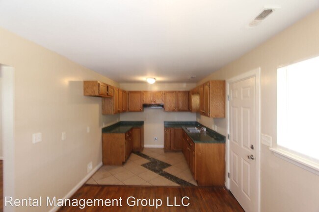 Foto del edificio - 3 br, 1 bath House - 716 24th Avenue W