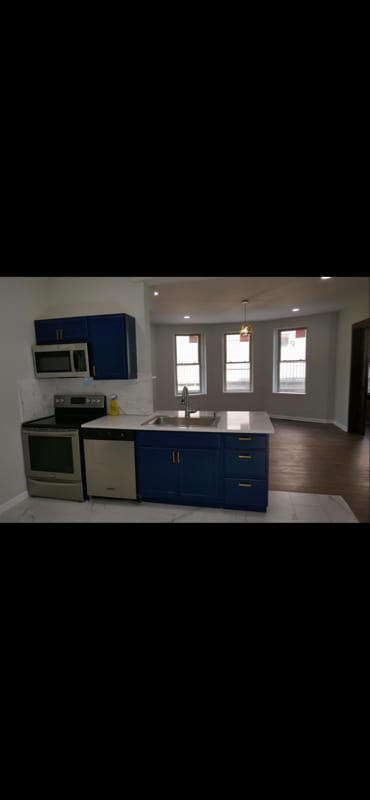 Building Photo - 875 Lexington Ave