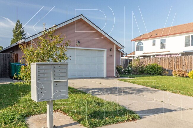 Building Photo - 6529 El Capitan Cir
