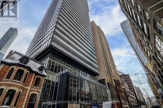 Building Photo - 15 Grenville St