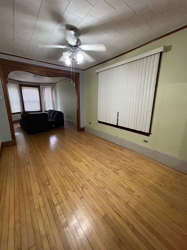 Foto del edificio - 3149 W 42nd Pl