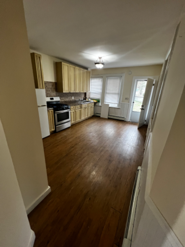 Primary Photo - 270 N 9th St