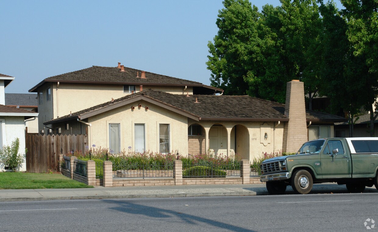 Primary Photo - 1850 Scott Boulevard