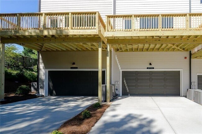 Foto del edificio - 2826 Woodland Pass SE