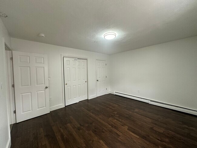 Building Photo - 13 Wittig Ct