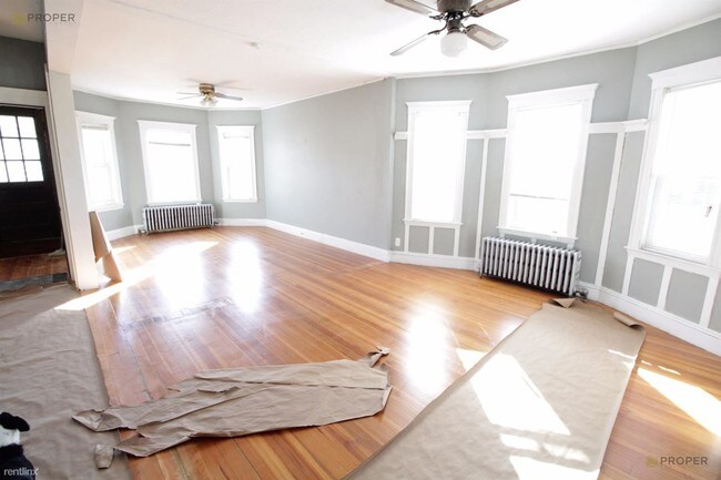 Building Photo - 2 br, 1 bath Apartment - 22 Gardena St # 3