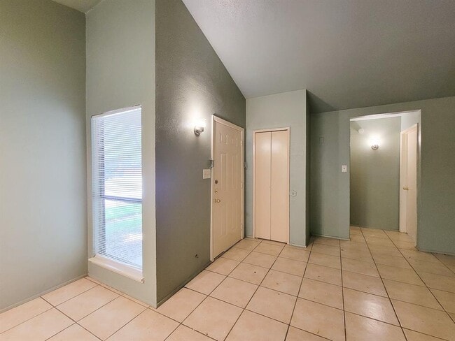 Building Photo - 17423 Ranch Country Rd