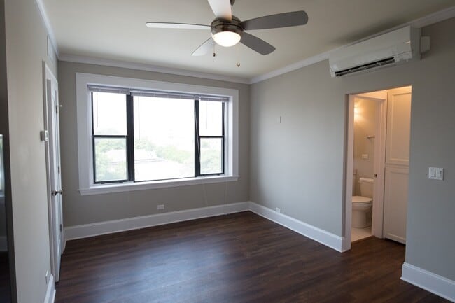Building Photo - 817 W Lakeside Pl