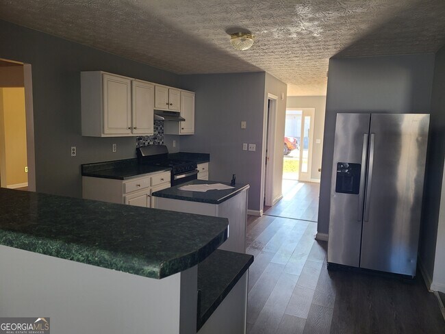 Building Photo - 165 Concord Terrace