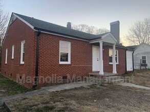 Building Photo - 1027 S William St